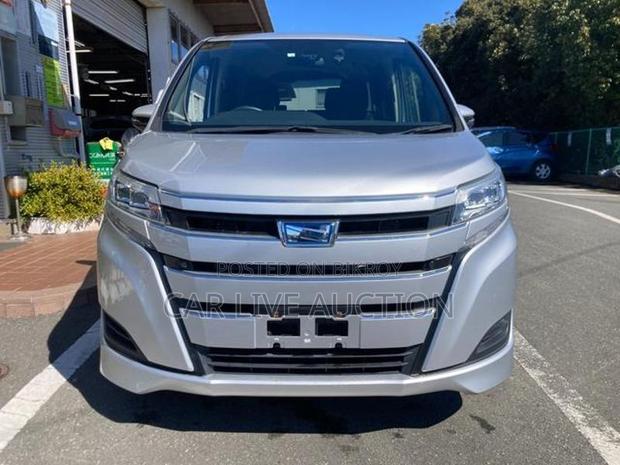 Toyota Noah Hybrid X Package 2020