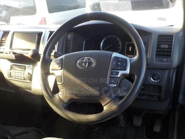 Toyota Hiace SUPER GL PUSH LED 2021