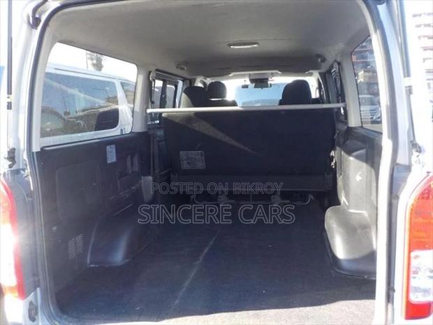 Toyota Hiace SUPER GL PUSH LED 2021