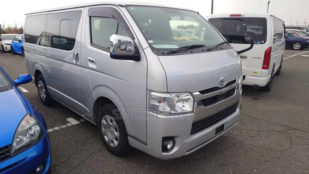 Toyota Hiace SUPER GL KEY START 2021