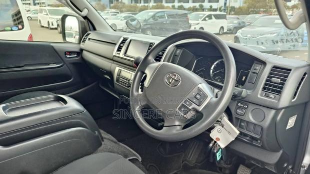 Toyota Hiace SUPER GL KEY START 2021