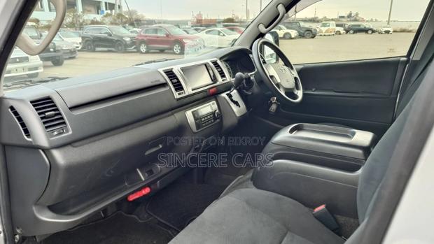 Toyota Hiace SUPER GL KEY START 2021