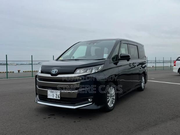 Toyota Noah SG HYB 4 POINT 2022