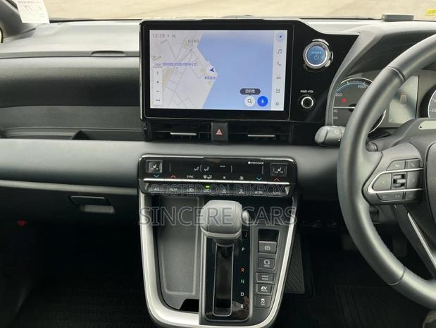 Toyota Noah SG HYB 4 POINT 2022
