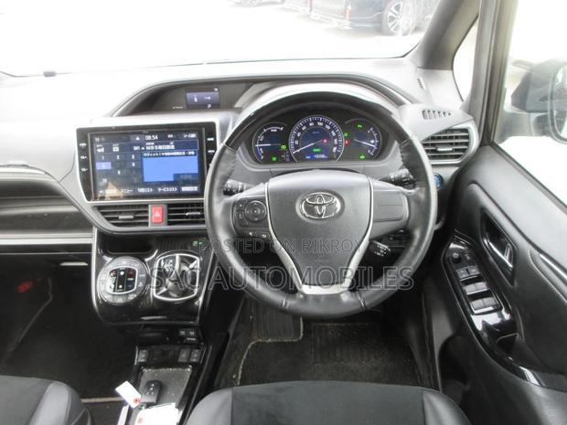 Toyota Esquire GI premium edition 2021