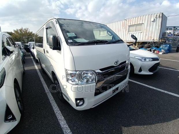 Toyota Hiace Dx GL White 360° 2021