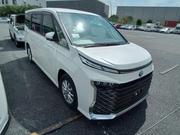 Toyota Voxy SZ Hybrid Pearl 2022 for sale