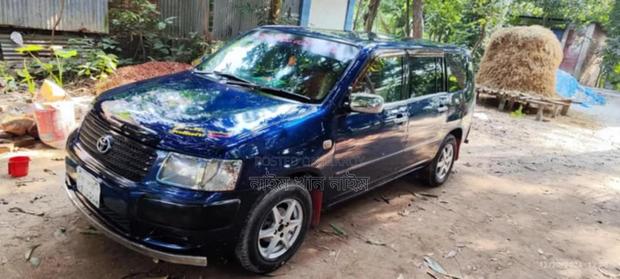 Toyota Succeed 2003