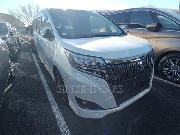 Toyota Esquire GI PREMIUM HYB 4 2021