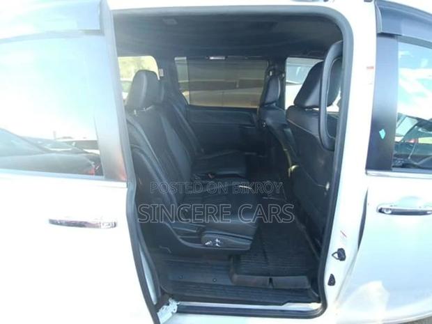 Toyota Esquire GI PREMIUM HYB 4 2021