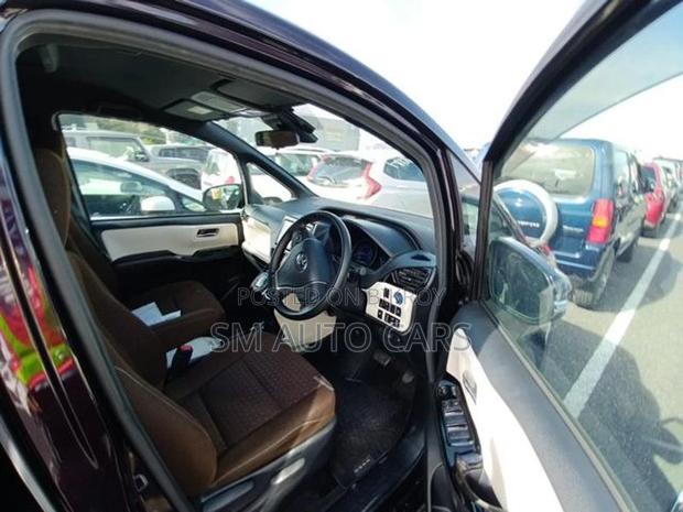 Toyota Noah Hybrid G pkg Black 2020