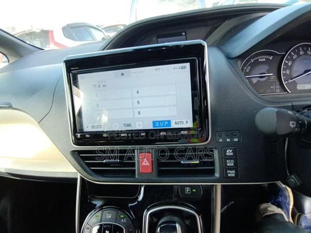 Toyota Noah Hybrid G pkg Black 2020
