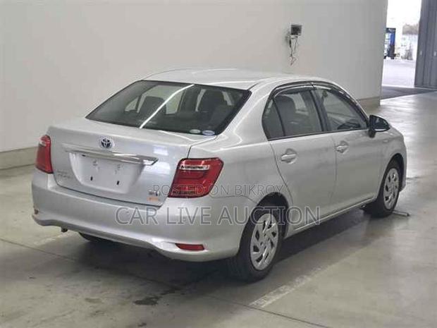 Toyota Axio HYBRID EX 2021