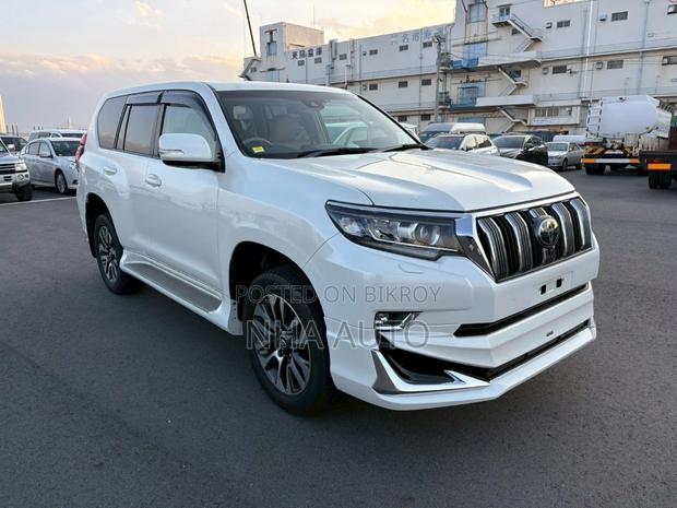 Toyota Land Cruiser Prado TXL 2023
