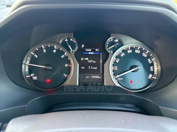 Toyota Land Cruiser Prado TXL 2023