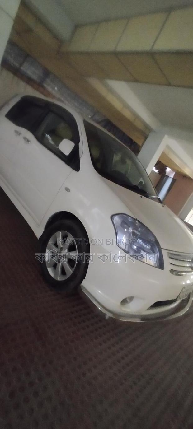 Toyota Raum white 2008