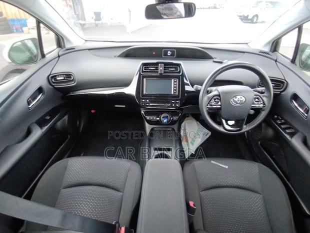 Toyota Prius S 2022