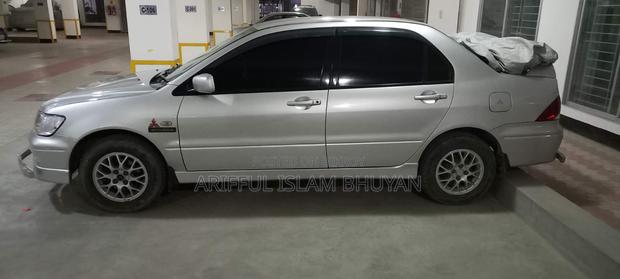 Mitsubishi Lancer 2002