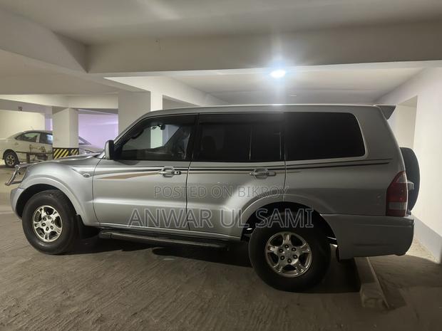 Mitsubishi Pajero 2005