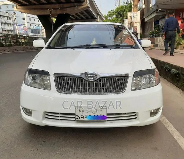 Toyota Corolla Sedan 2004 White