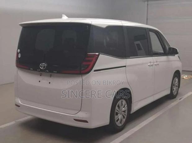 Toyota Noah X PKG NON HYB 2022