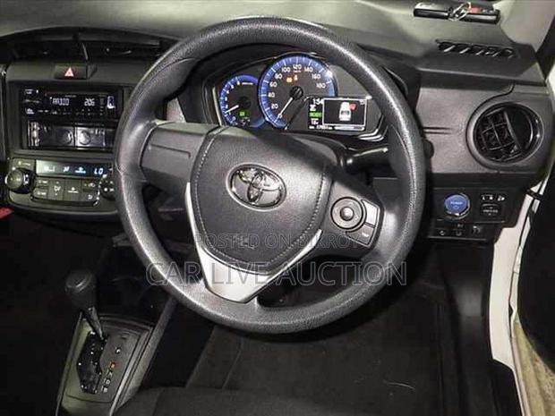 Toyota Axio hybrid 2021