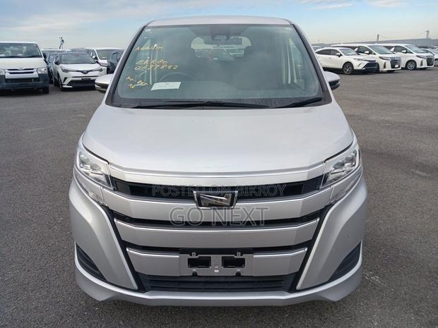 Toyota Noah X 2021