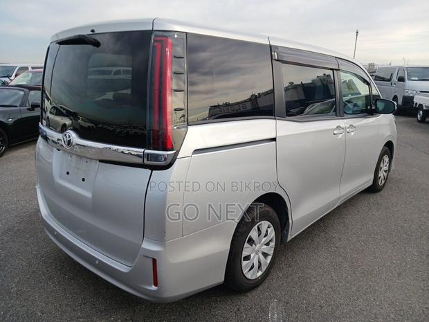 Toyota Noah X 2021
