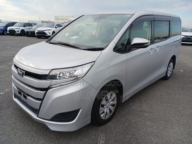 Toyota Noah X 2021