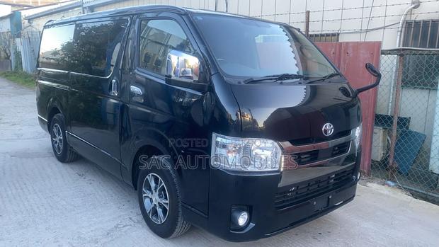 Toyota Hiace Super GL 2022