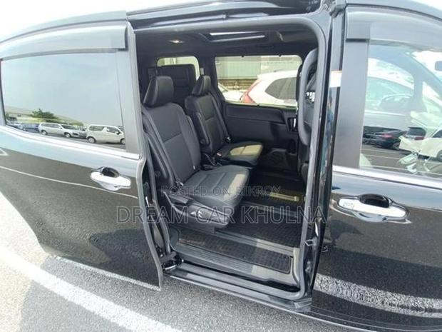 Toyota Esquire Gi Non Hyb Sunroof 2020