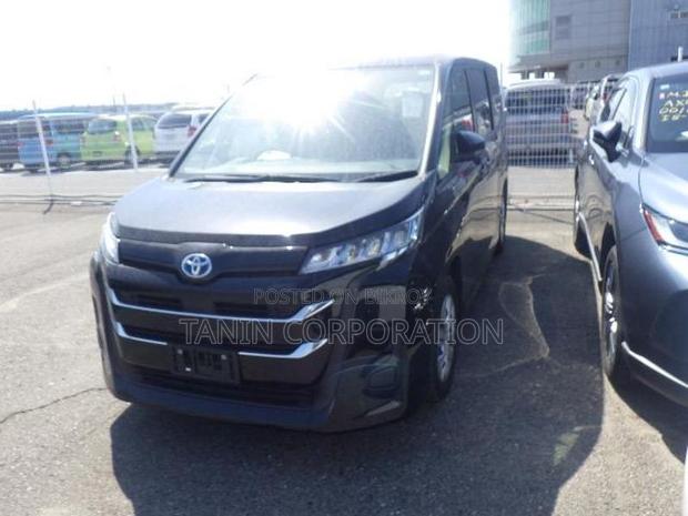 Toyota Noah Hybrid X 2 Door PW 2022