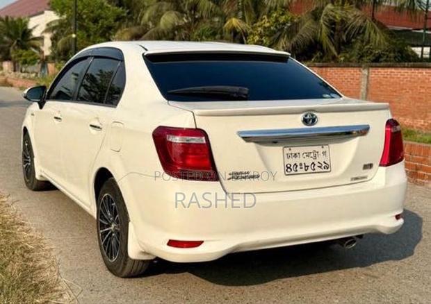 Toyota Axio 1.5 Hybrid 2WD 2015 White