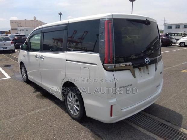 Toyota Esquire GI PREMIUM HYBRID 2020