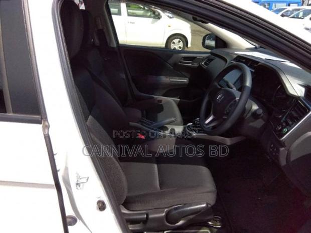 Honda Grace HYBRID PEARL 2020