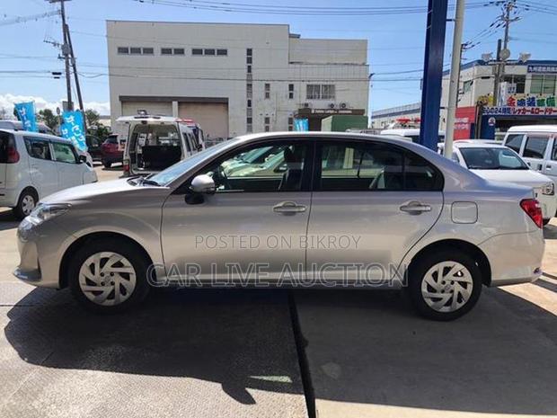 Toyota Axio Hybrid EX 2021