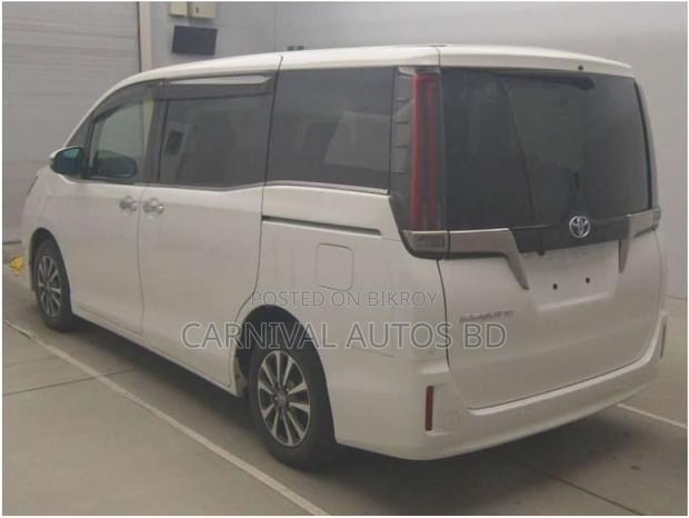 Toyota Esquire GI PREMIUM 2020