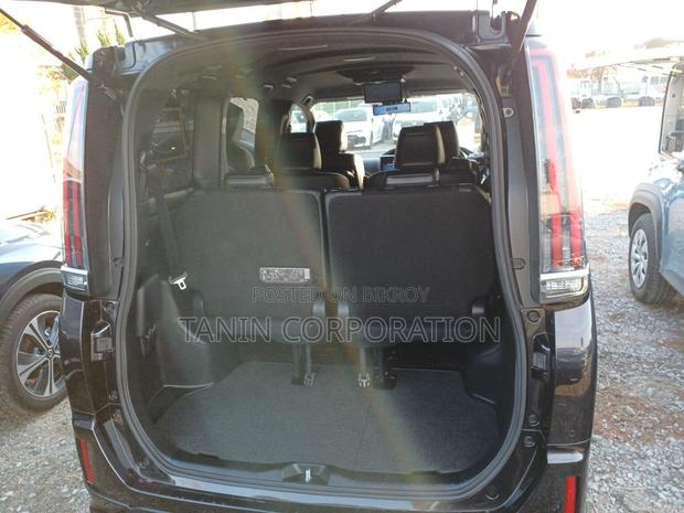 Toyota Esquire Hybrid GI Premium 2020