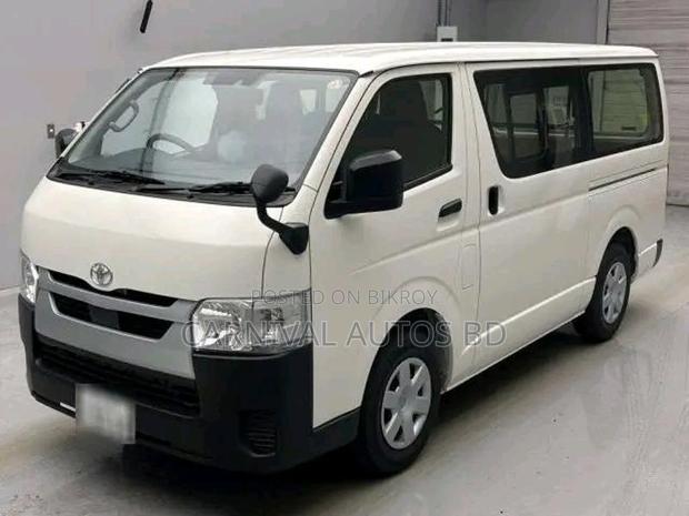 Toyota HiAce 2021 White