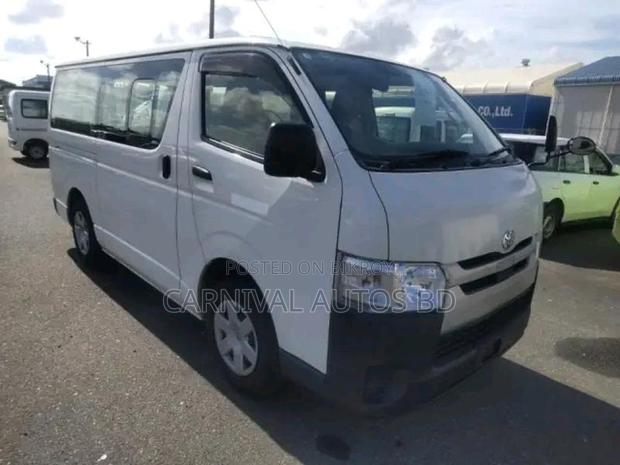 Toyota HiAce 2021 White