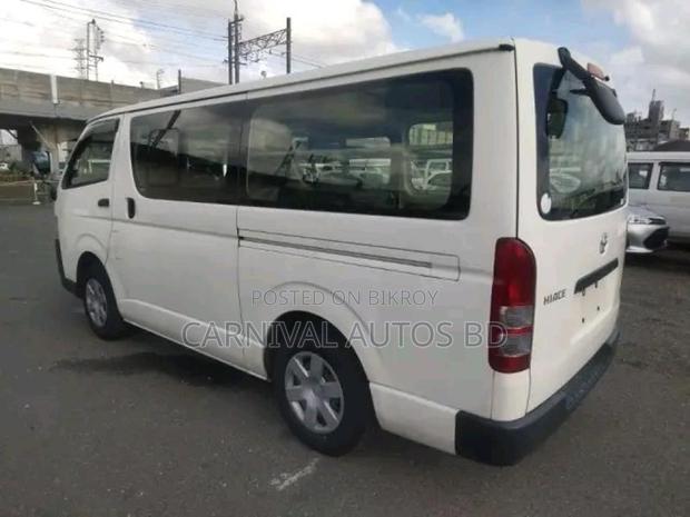 Toyota HiAce 2021 White