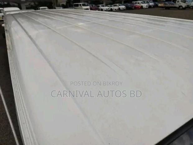 Toyota HiAce 2021 White
