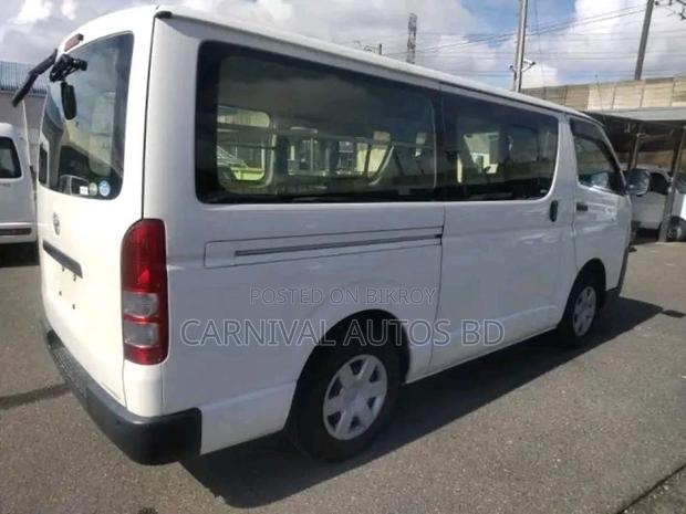 Toyota HiAce 2021 White