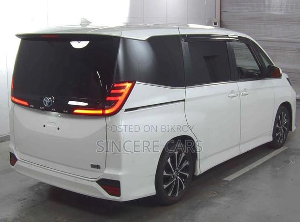 Toyota Noah S-Z PKG HYBRID 2022