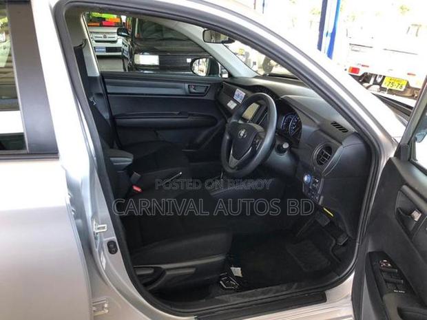 Toyota Axio EX SILVER HYBRID 2021