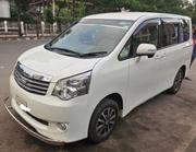 Toyota Noah 2.0 143hp FWD (8 Seater) 2010 White for sale
