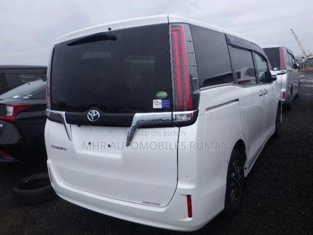 Toyota Esquire XI PACKAGE 2020