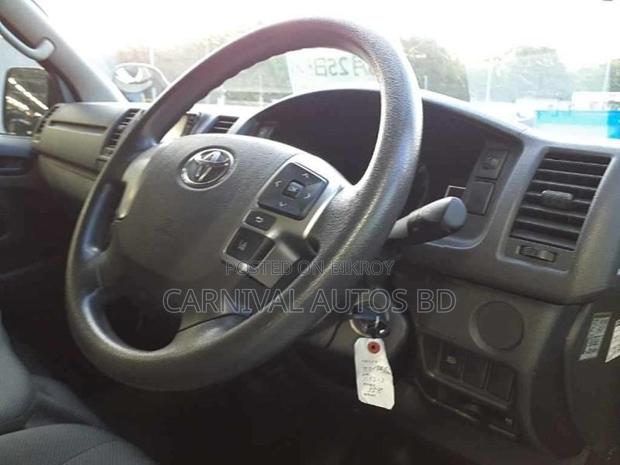 Toyota Hiace DX PACKAGE 2021