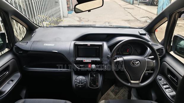 Toyota Noah KEY NON HV 2020