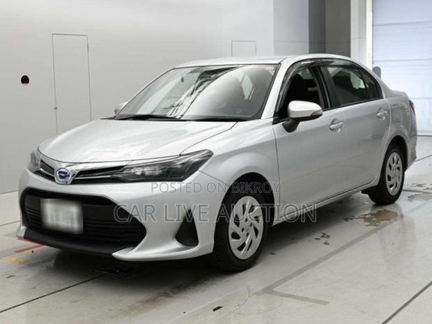 Toyota Axio HYBRID 2021